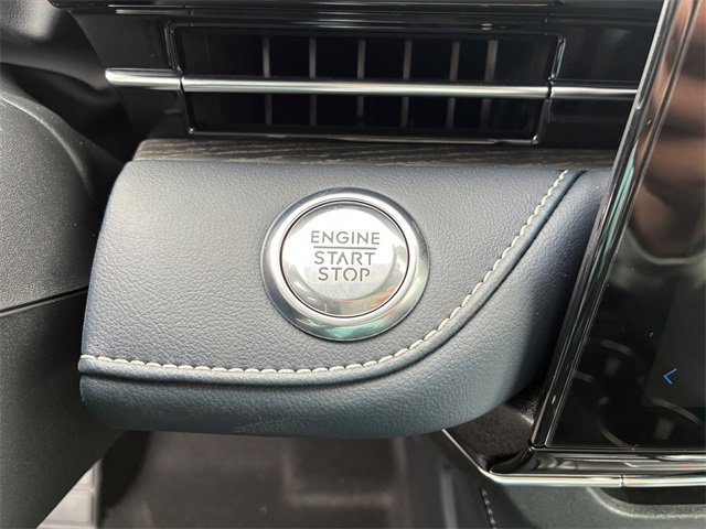 New 2025 Lincoln Nautilus Reserve image 32