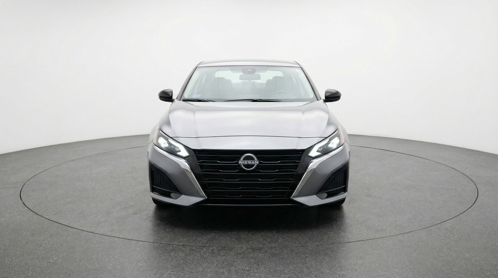 Used 2025 Nissan Altima 2.5 SV FWD image 2