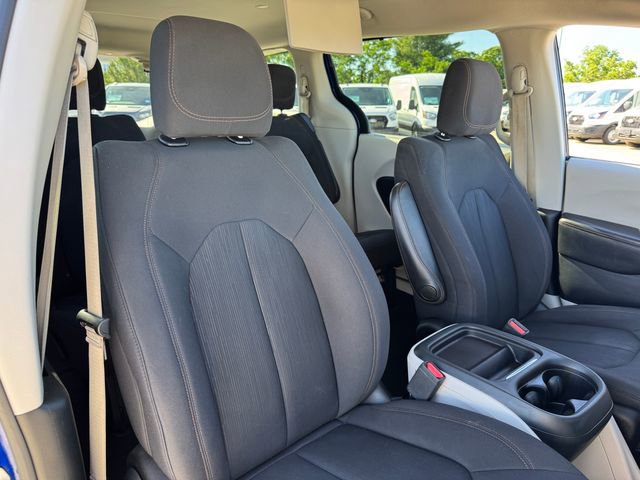 Used 2019 Chrysler Pacifica Touring Plus FWD image 21