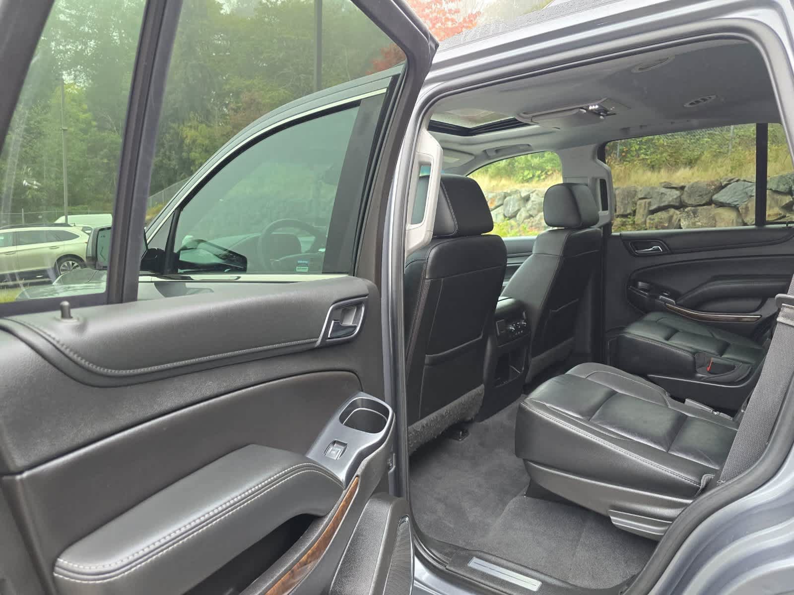 Used 2019 Chevrolet Tahoe LT w/ LT Signature Package AWD/4WD image 25