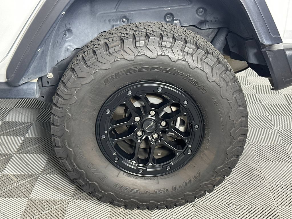 Used 2022 Jeep Wrangler Unlimited Sport w/ Xtreme Recon 35" Tire Package AWD/4WD image 19