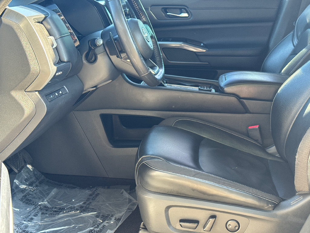 Used 2022 Nissan Pathfinder SL w/ SL Premium Package AWD/4WD image 12