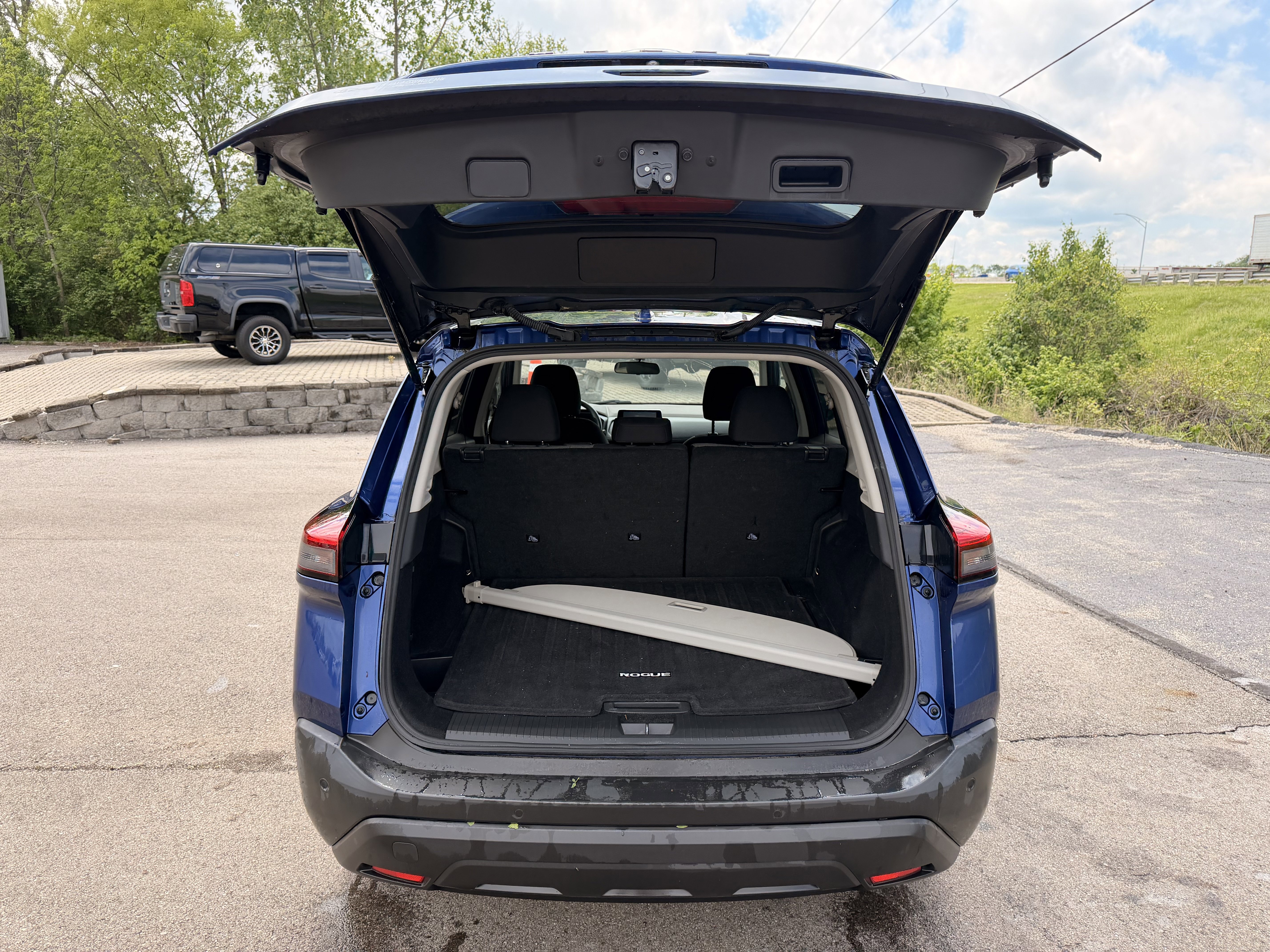 Used 2021 Nissan Rogue S AWD/4WD image 12
