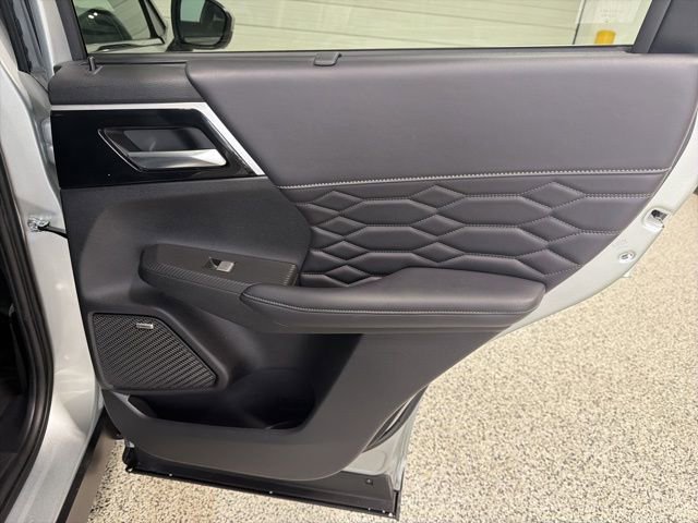 Used 2025 Mitsubishi Outlander SEL image 24