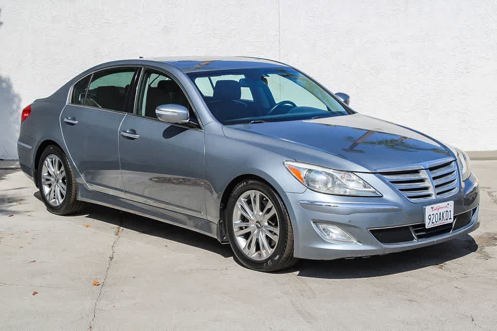 Used 2014 Hyundai Genesis 3.8 w/ Technology Package 03 RWD image 3