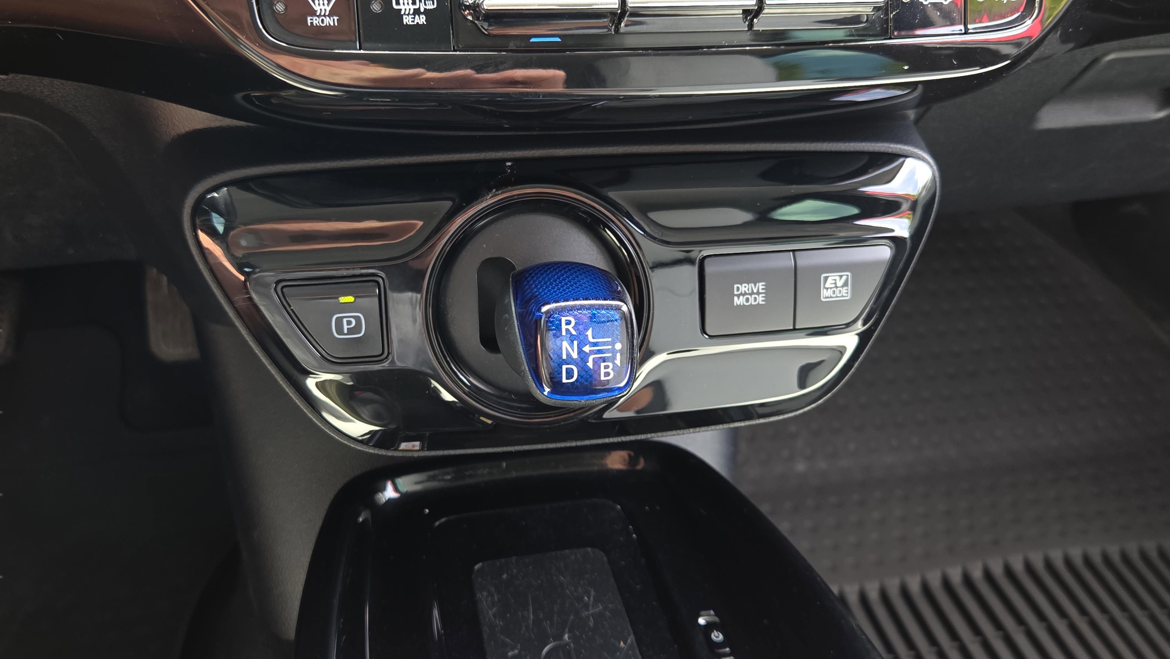 Used 2022 Toyota Prius XLE FWD image 22