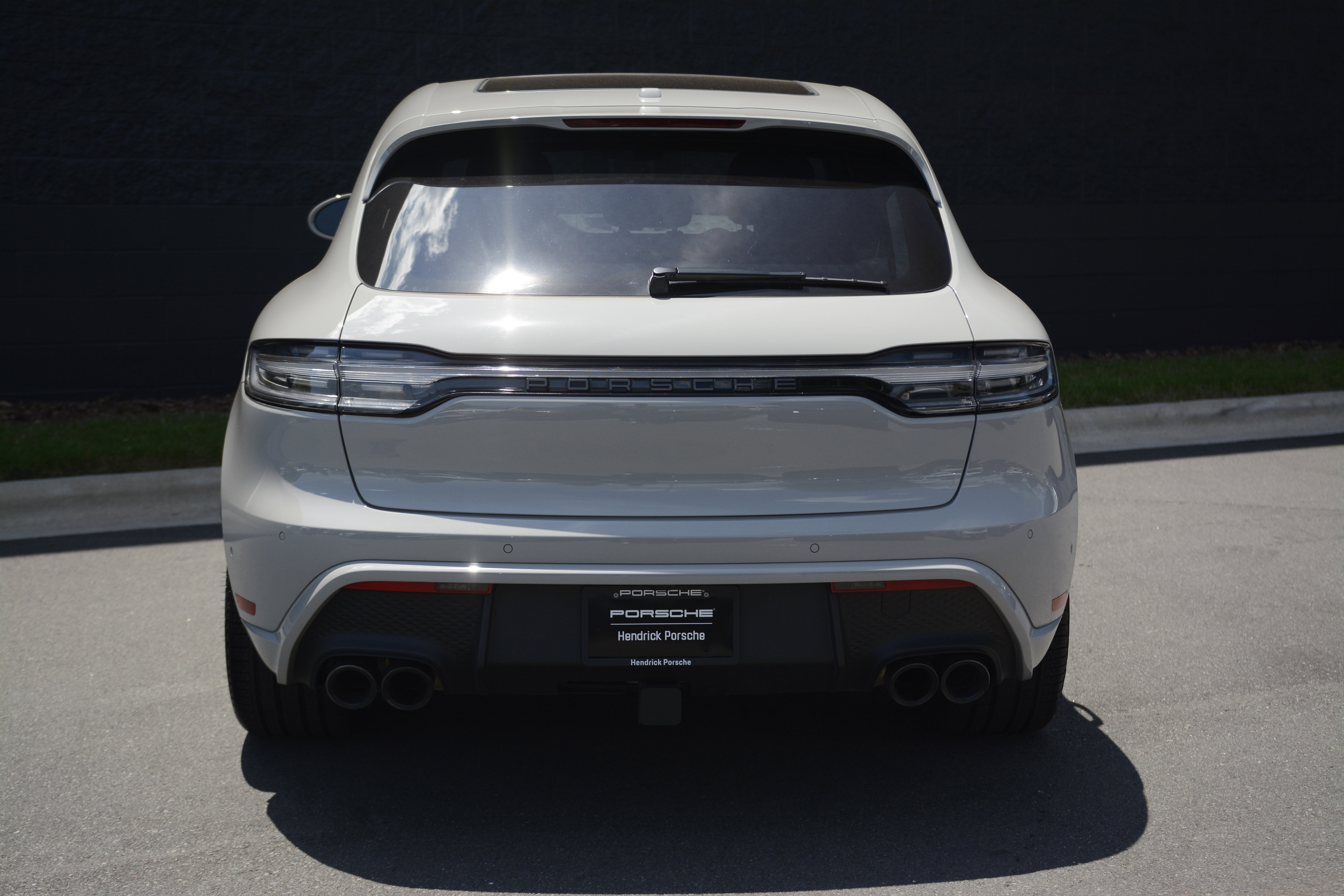 Certified 2026 Porsche Macan Turbo AWD/4WD image 6