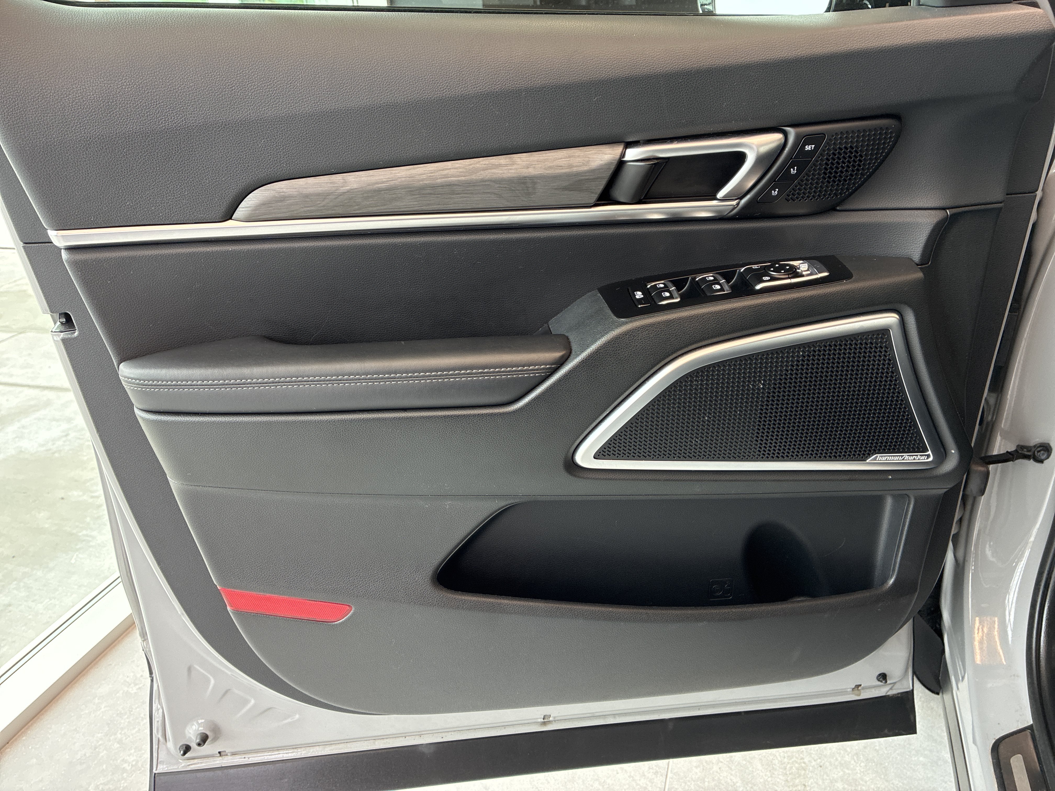 Certified 2025 Kia Telluride SX X-Line AWD/4WD image 19