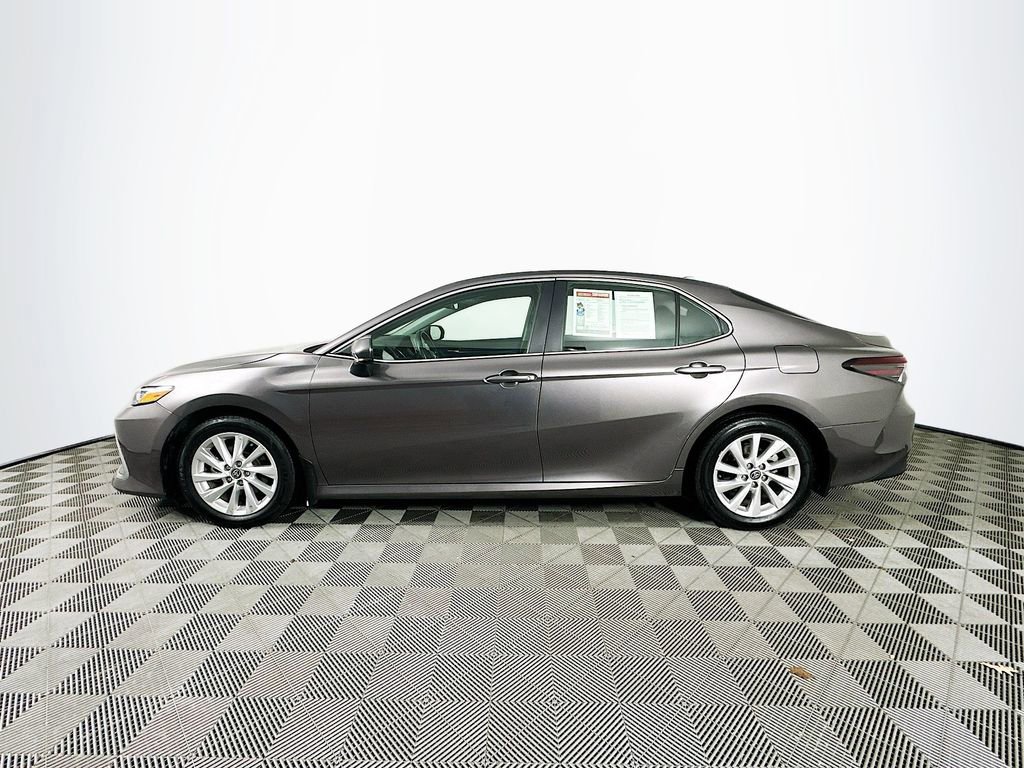 Used 2024 Toyota Camry LE image 6