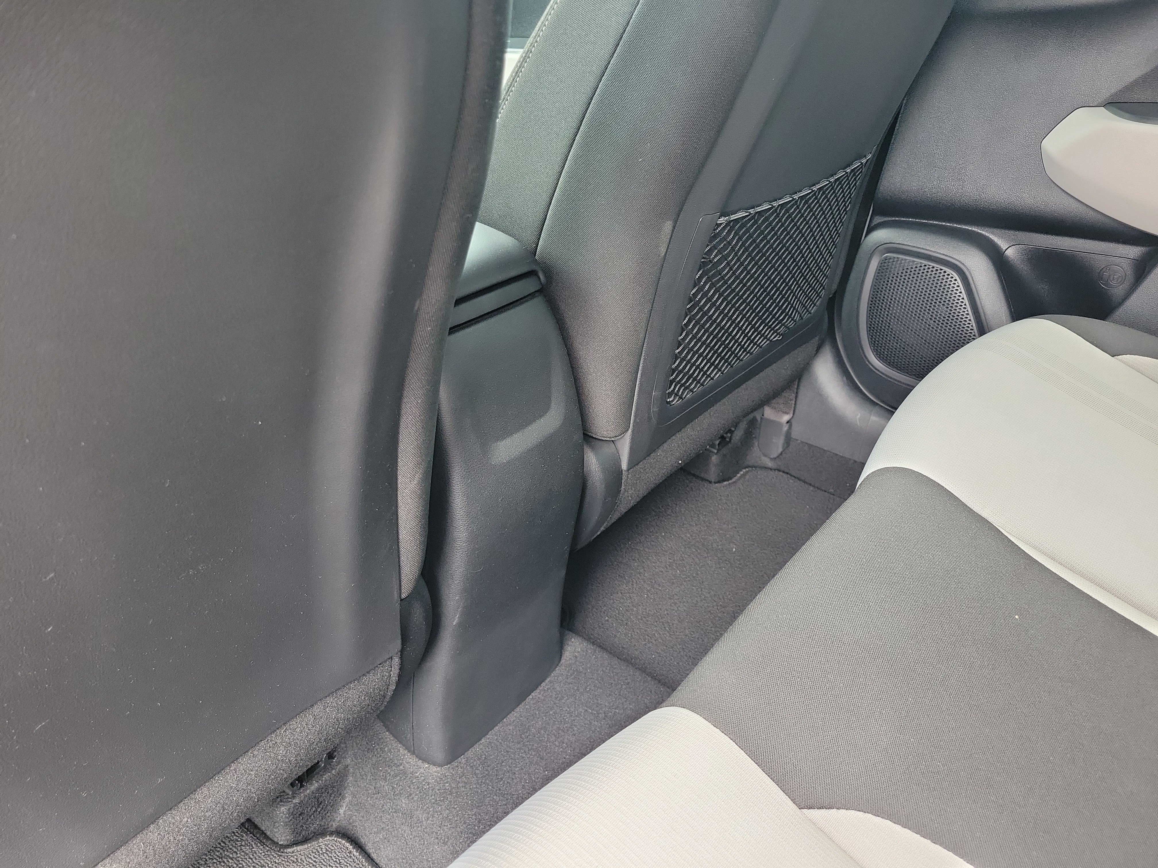 Used 2021 Hyundai Venue SEL FWD image 12