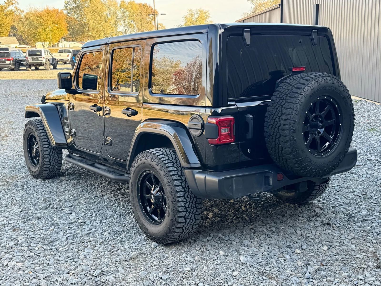 Used 2020 Jeep Wrangler Unlimited Sahara AWD/4WD image 3