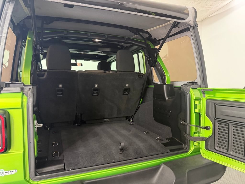 Used 2018 Jeep Wrangler Unlimited Sport S AWD/4WD image 32