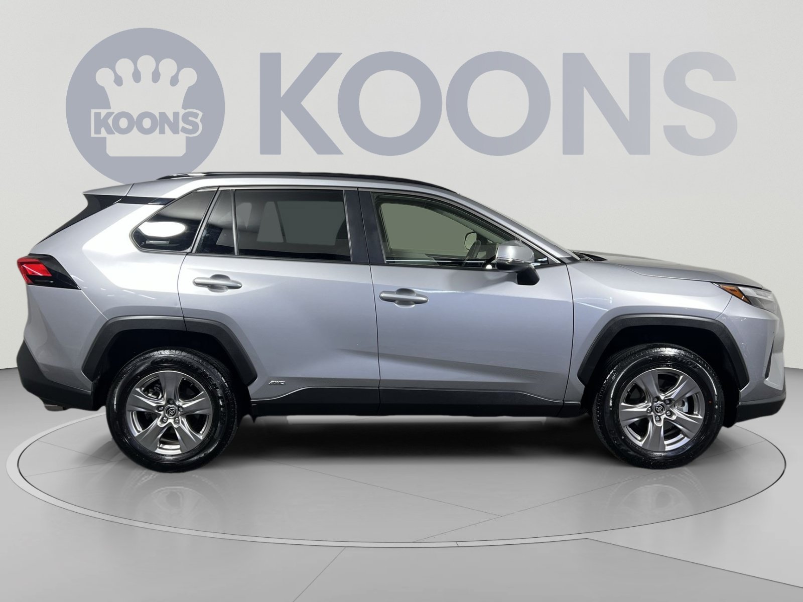 Used 2025 Toyota RAV4 XLE AWD/4WD image 12