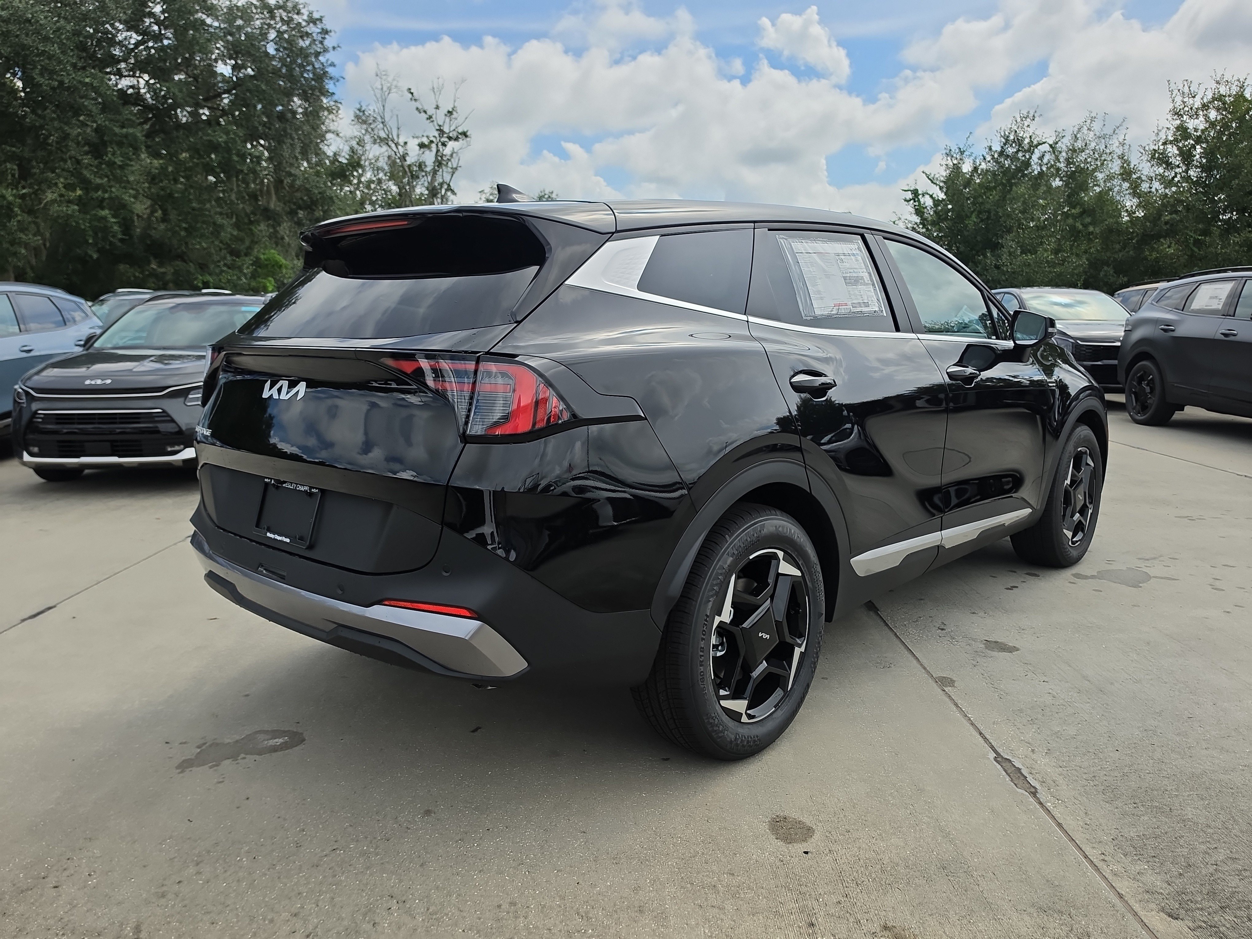 New 2027 Kia Sportage EX FWD image 8