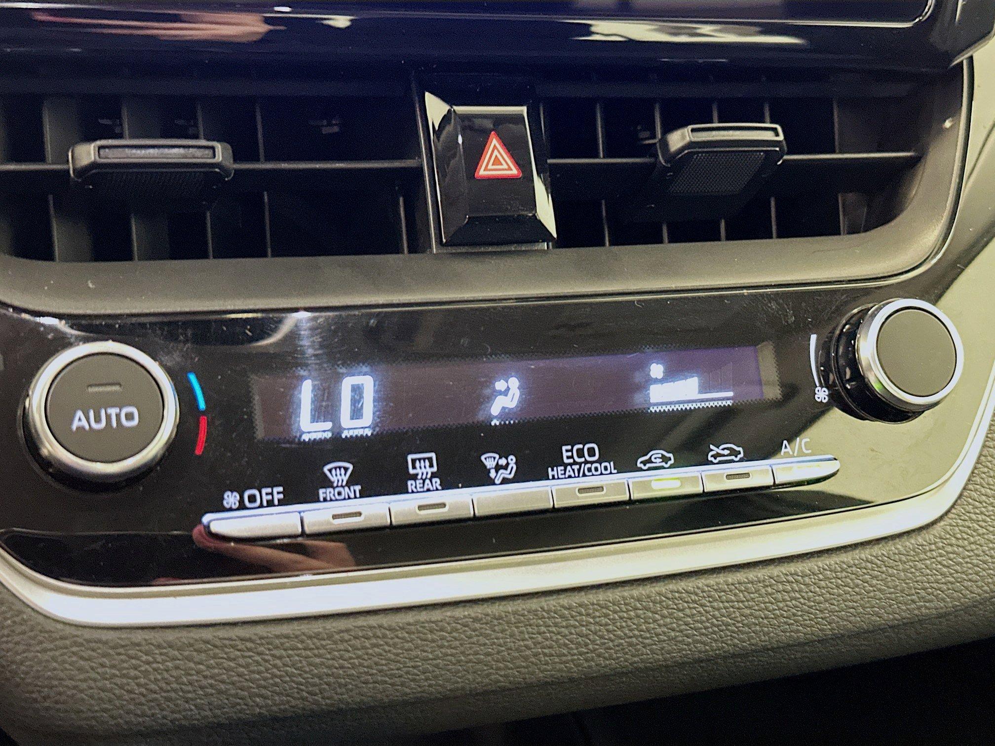 Used 2025 Toyota Corolla LE image 24