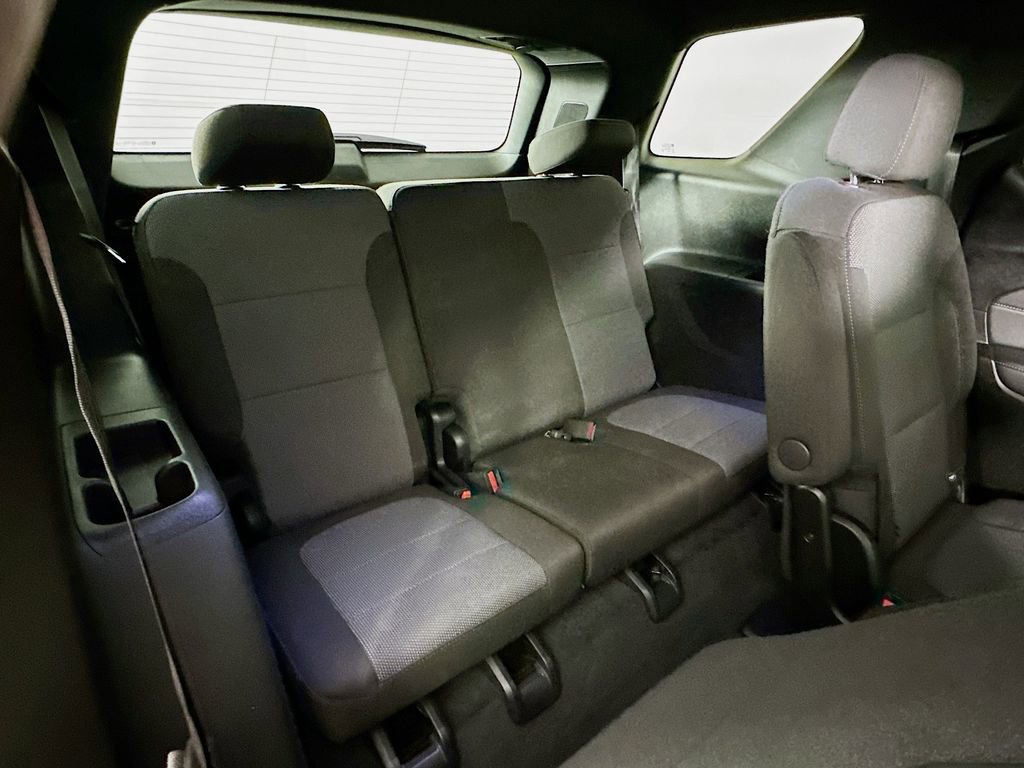 Used 2023 Chevrolet Traverse LT image 36