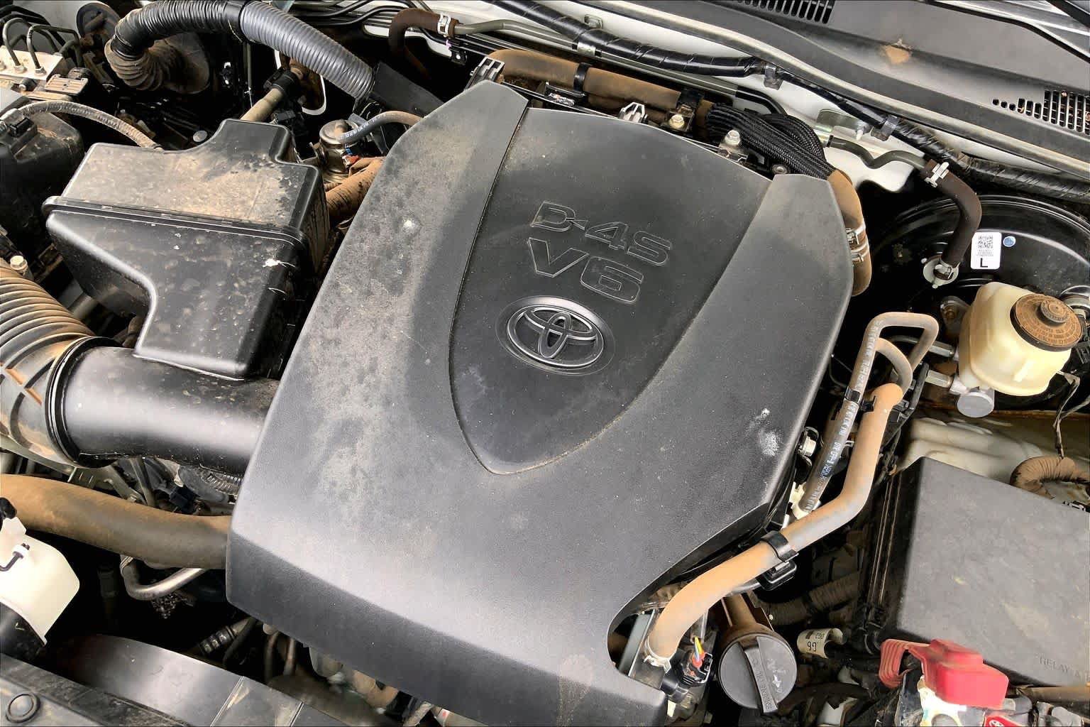 Used 2017 Toyota Tacoma SR5 w/ Tow Package RWD image 33