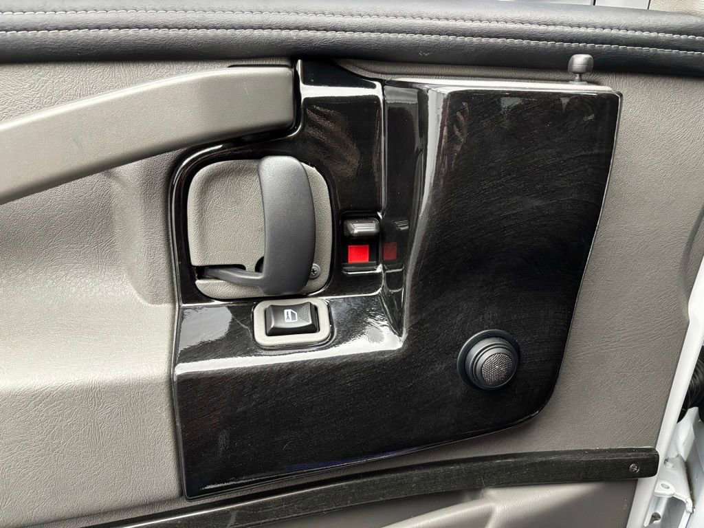 Used 2020 Chevrolet Express 2500 Extended w/ Enhanced Convenience Package image 19