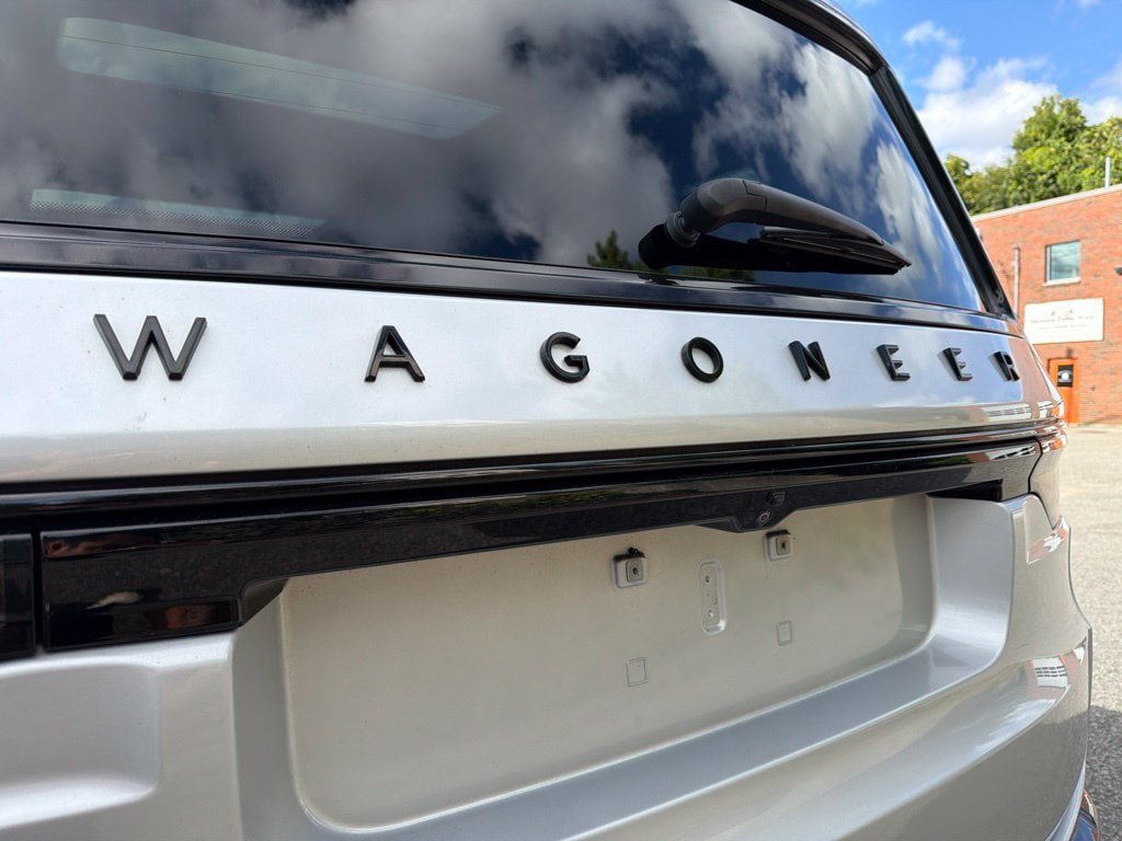 Used 2023 Jeep Wagoneer Series II AWD/4WD image 11