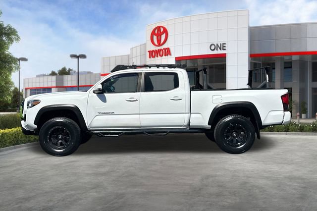 Used 2018 Toyota Tacoma TRD Off-Road w/ Technology Package AWD/4WD image 8