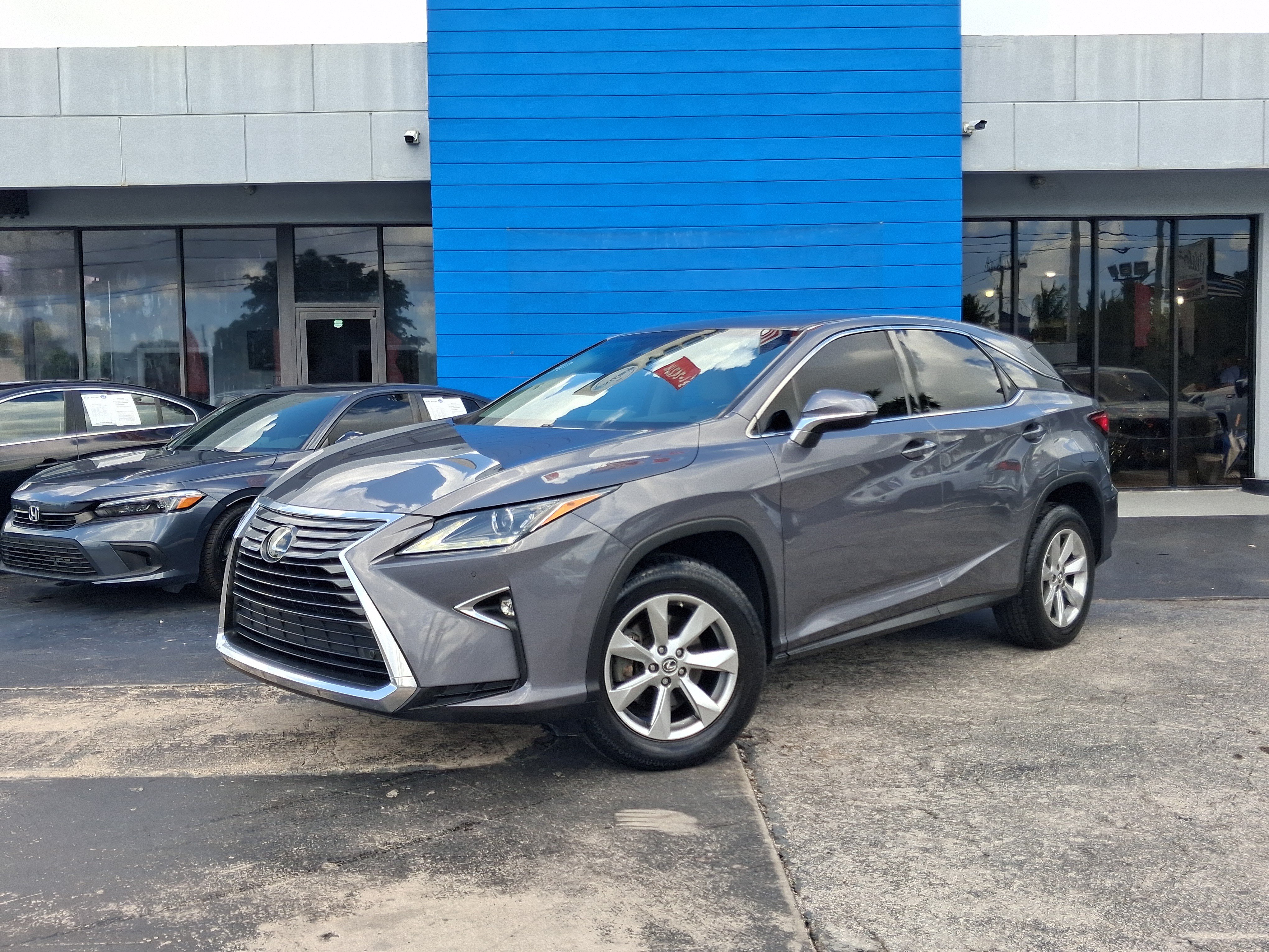 Used 2019 Lexus RX 350 FWD w/ Accessory Package image 2