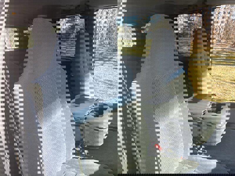 Used 2004 Ford Excursion XLT image 33