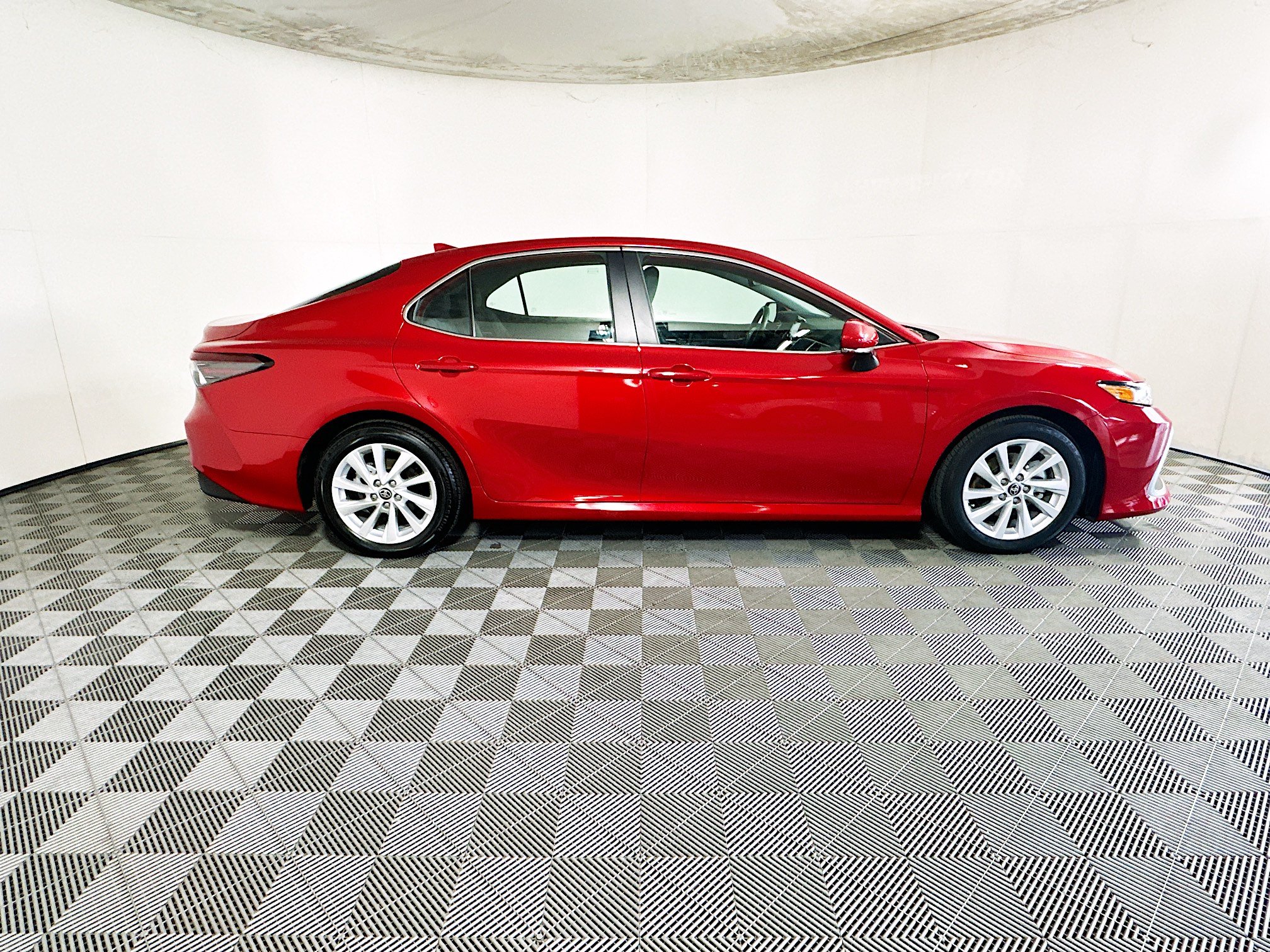 Used 2024 Toyota Camry LE w/ Convenience Package FWD image 2