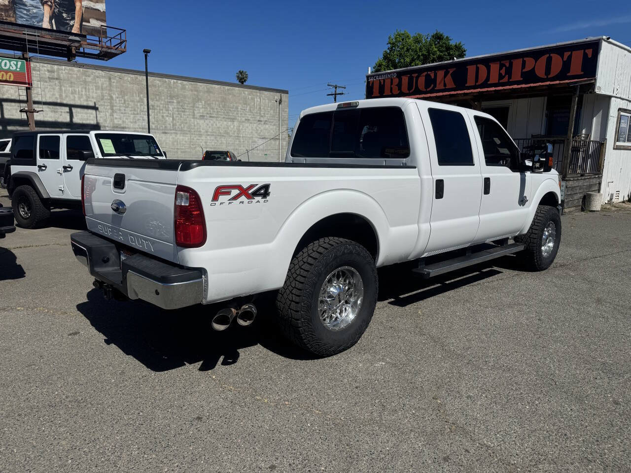 Used 2016 Ford F250 XLT w/ XLT Premium Package AWD/4WD image 8