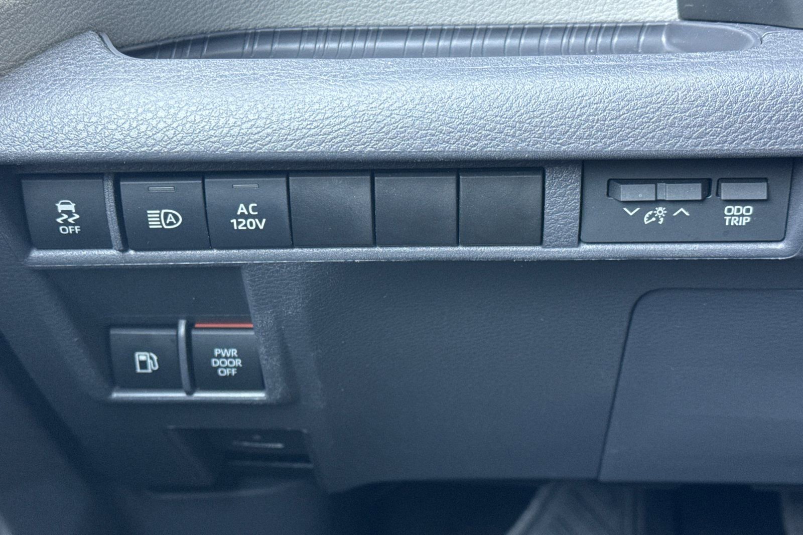 Used 2024 Toyota Sienna XLE w/ XLE Plus Package image 37