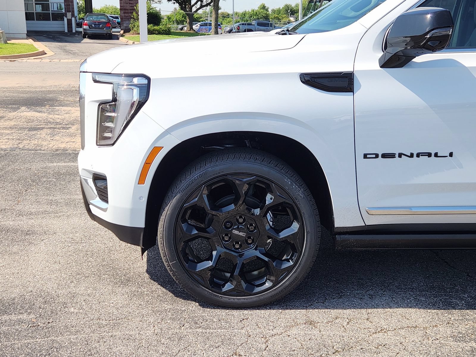New 2026 GMC Yukon XL Denali w/ Denali Reserve Package AWD/4WD image 9