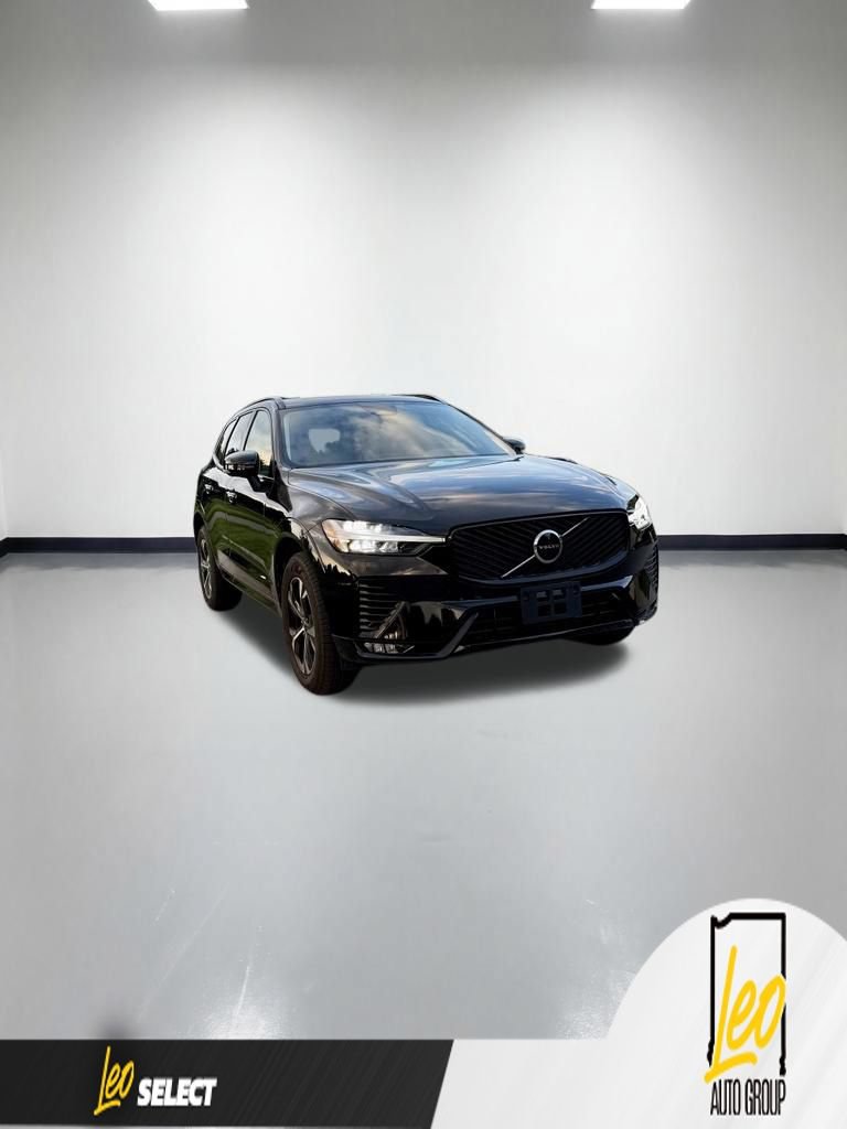 Used 2026 Volvo XC60 B5 Core AWD/4WD image 2
