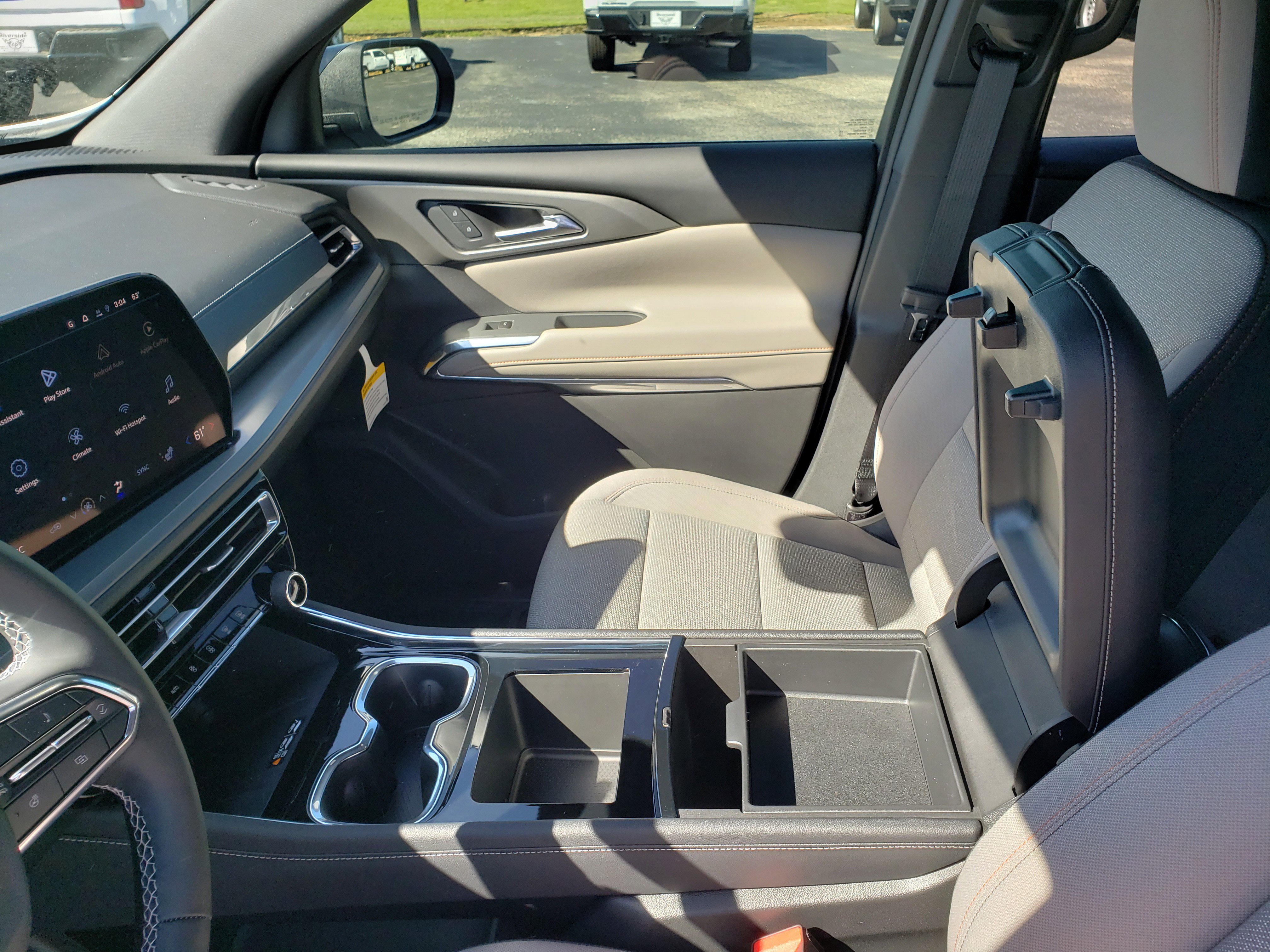 New 2026 Chevrolet Traverse LT w/ LPO, Floor Liner Package image 29
