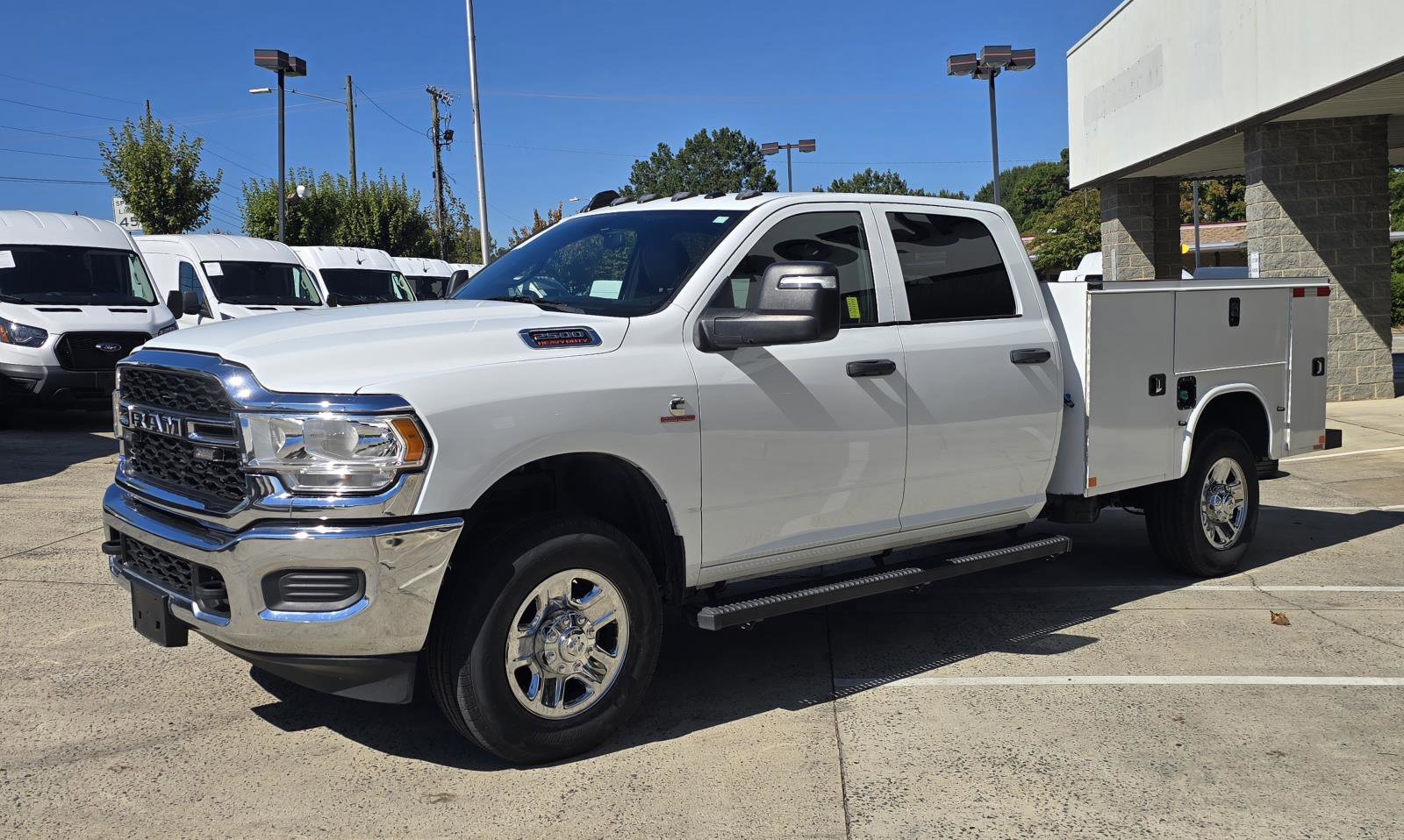 Used 2024 RAM 2500 Tradesman w/ Chrome Appearance Group image 8