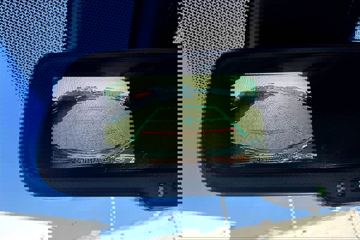 Used 2018 Toyota C-HR XLE image 8