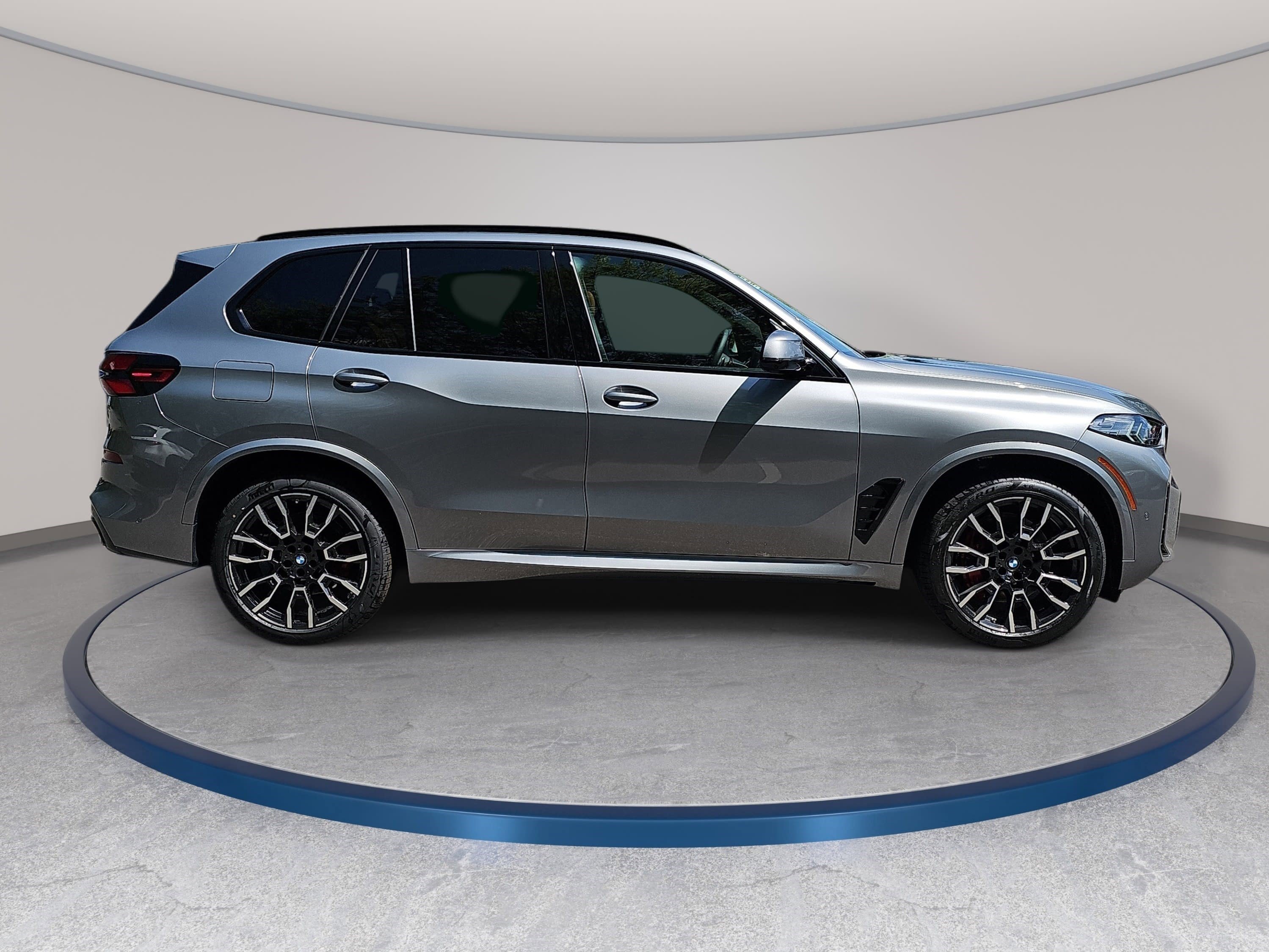 New 2026 BMW X5 xDrive40i w/ M Sport Package AWD/4WD image 4