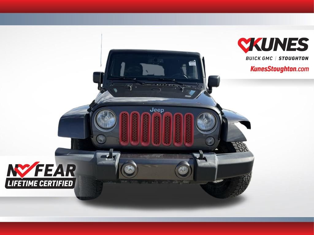 Used 2016 Jeep Wrangler Unlimited Sahara w/ Dual Top Group AWD/4WD image 5