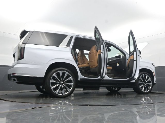 New 2026 Cadillac Escalade Luxury w/ Touring Package AWD/4WD image 59