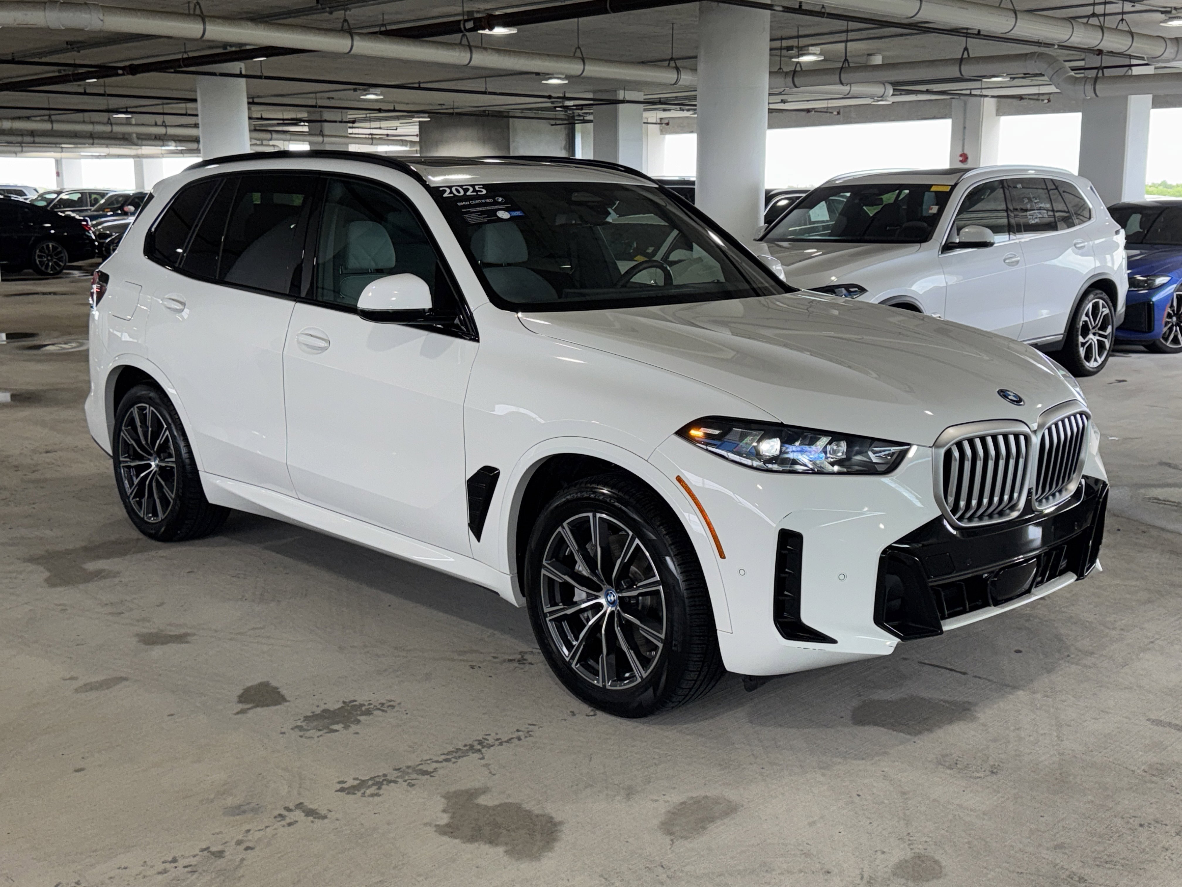 Certified 2025 BMW X5 xDrive50e w/ M Sport Package image 2