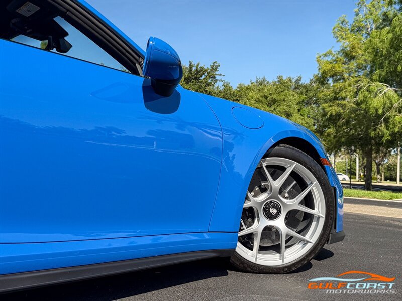 Used 2025 Porsche 911 GT3 RWD image 63