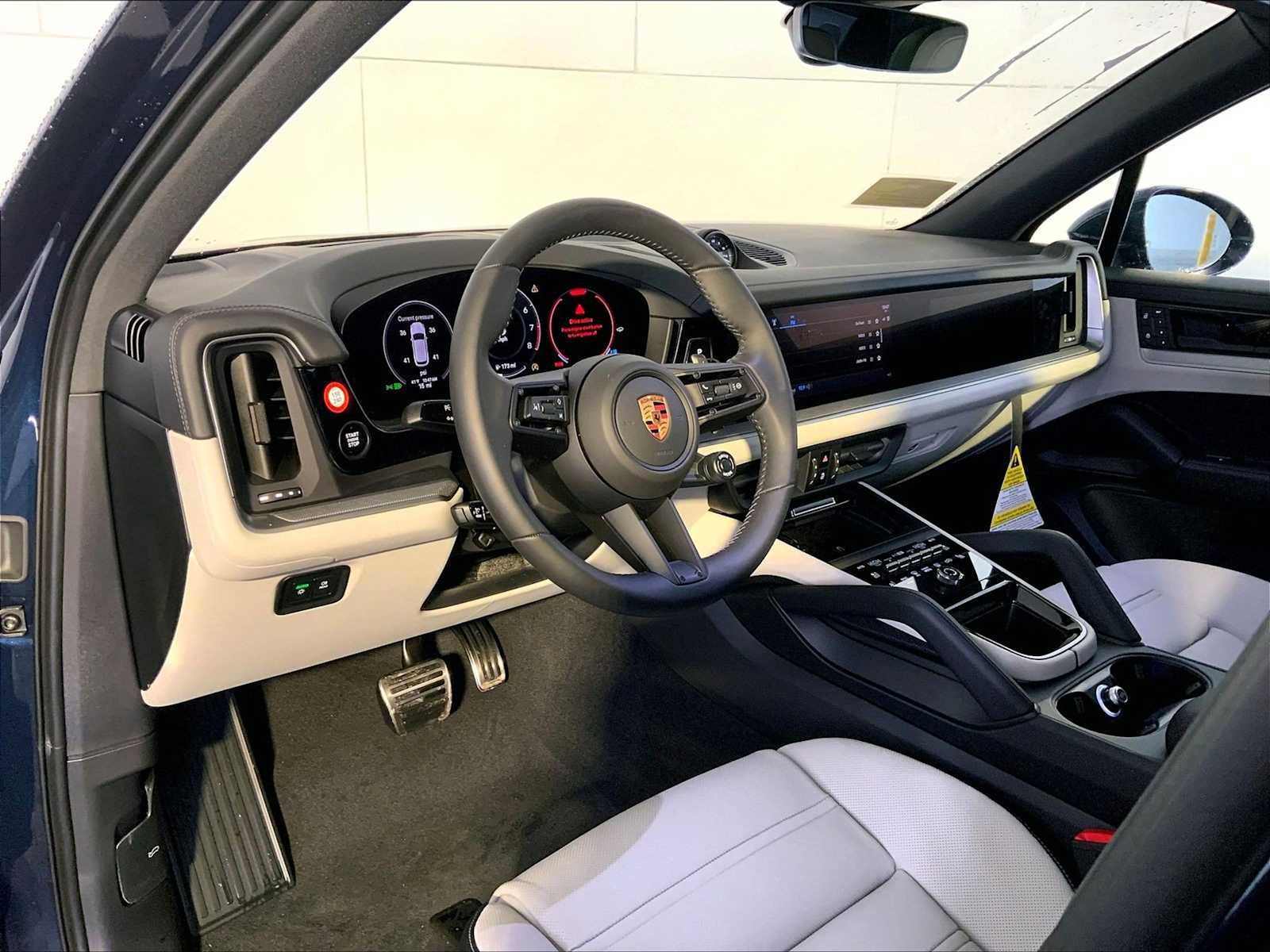 New 2026 Porsche Cayenne S image 4