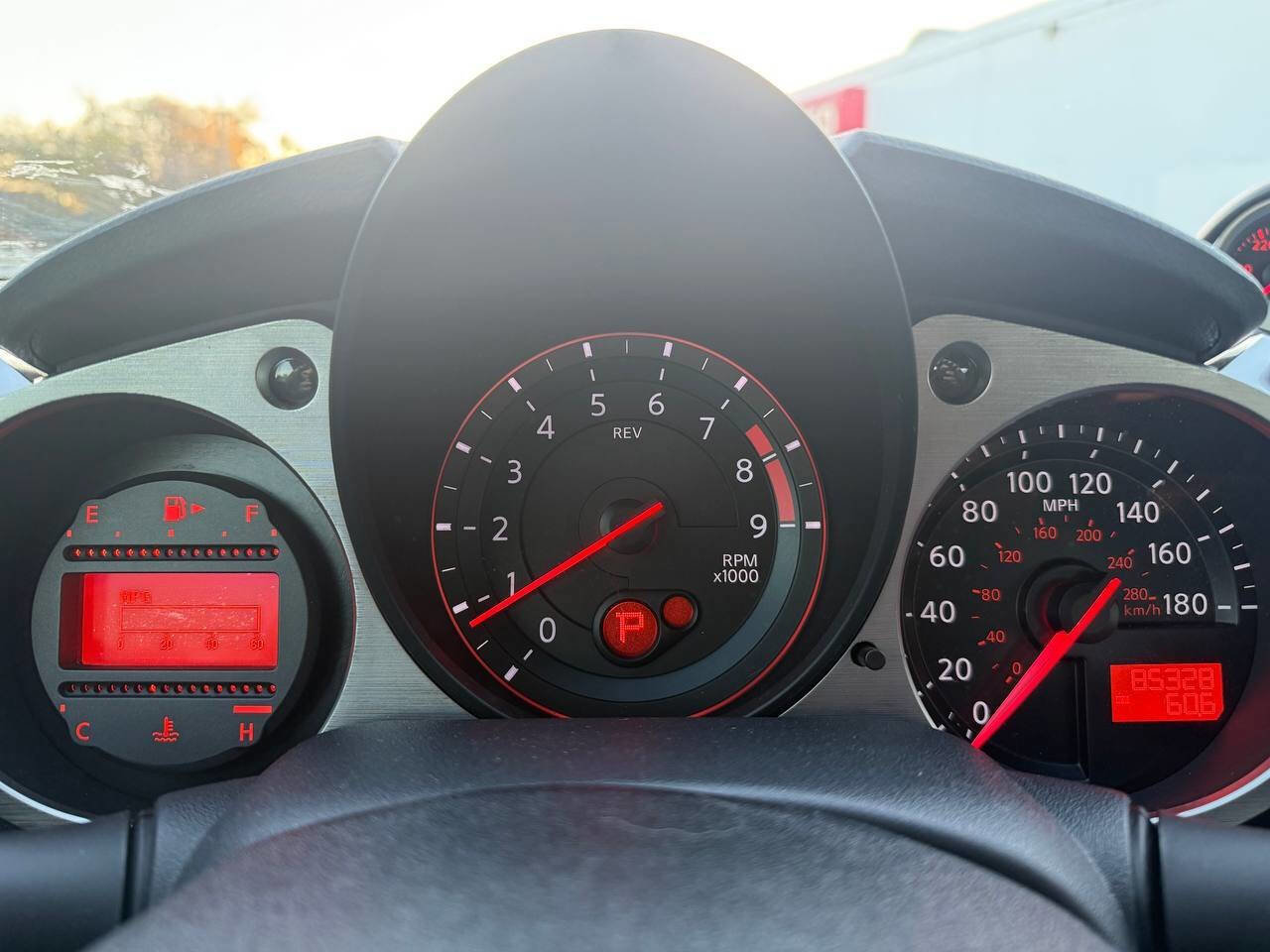 Used 2016 Nissan 370Z Coupe image 40