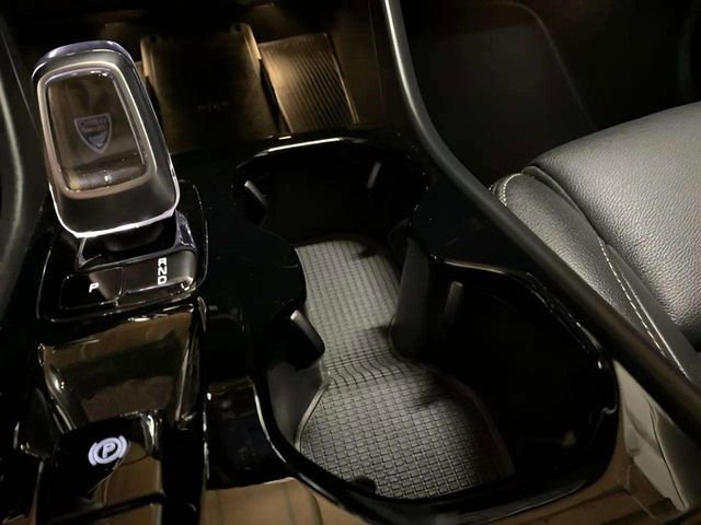 Used 2025 Volvo XC40 B5 Plus AWD/4WD image 54