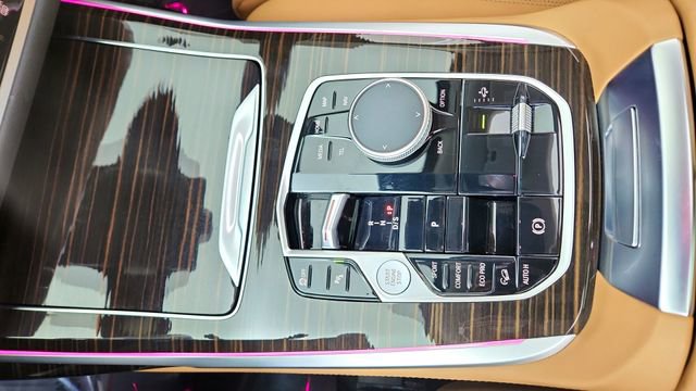 Used 2026 BMW X7 xDrive40i image 51