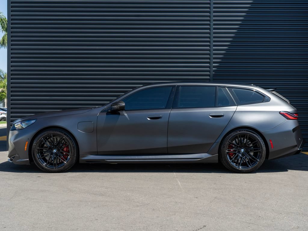 Used 2026 BMW M5 Touring AWD/4WD image 2