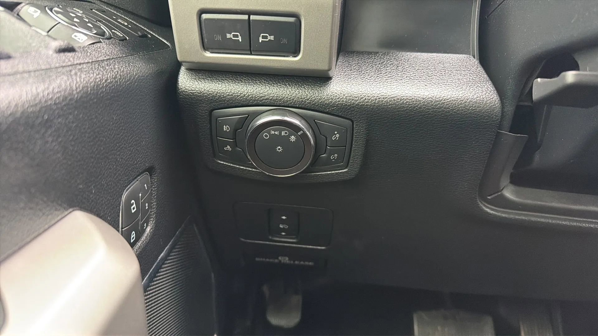 Used 2019 Ford F250 Lariat w/ Chrome Package image 92