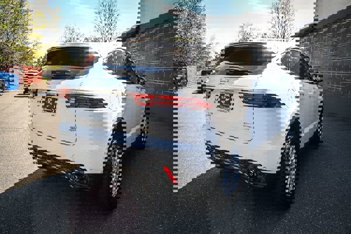 Used 2018 Jaguar E-PACE image 5