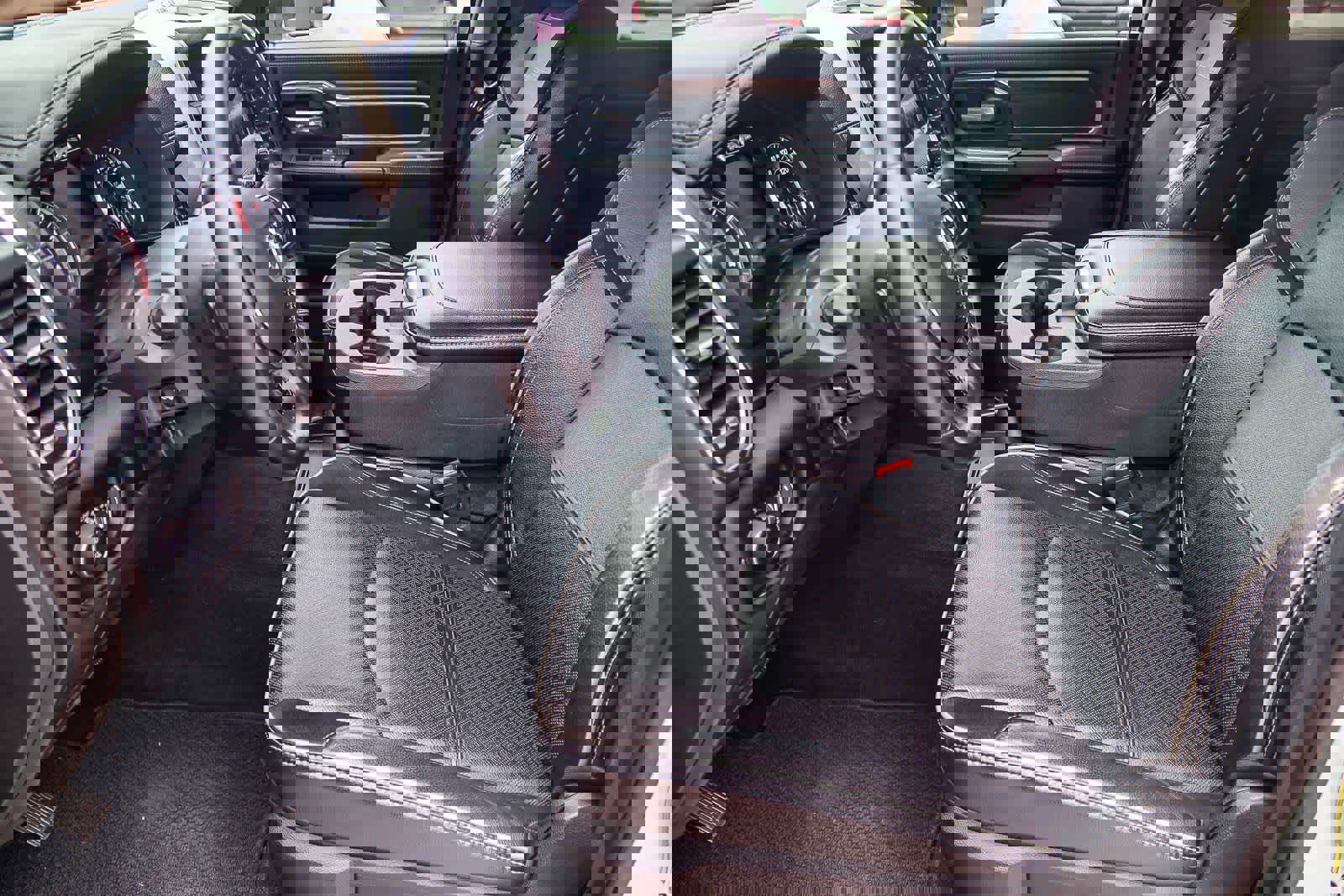 Used 2022 RAM 2500 Laramie AWD/4WD image 18