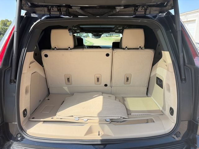 Used 2024 Cadillac Escalade Premium Luxury w/ Performance Package AWD/4WD image 38