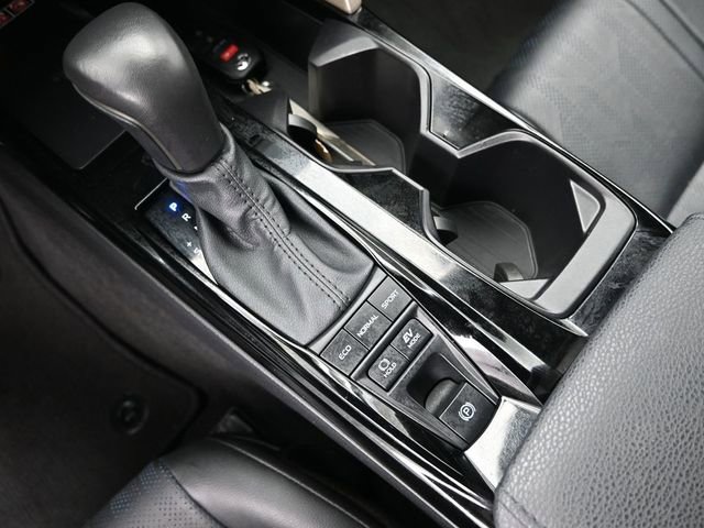 Used 2025 Toyota Camry LE image 18