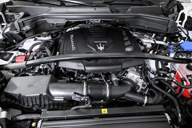 New 2025 Maserati Grecale Folgore AWD/4WD image 36